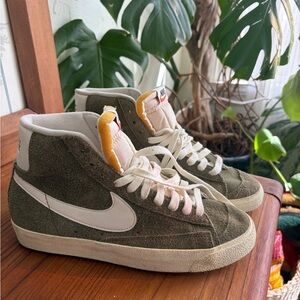 Nike blazers 77’ mid vintage olive suede, women’s size9.5